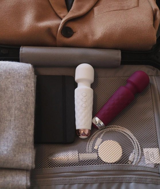 Dorcel Mini Wanderful Mini Wand vibrátor Plum