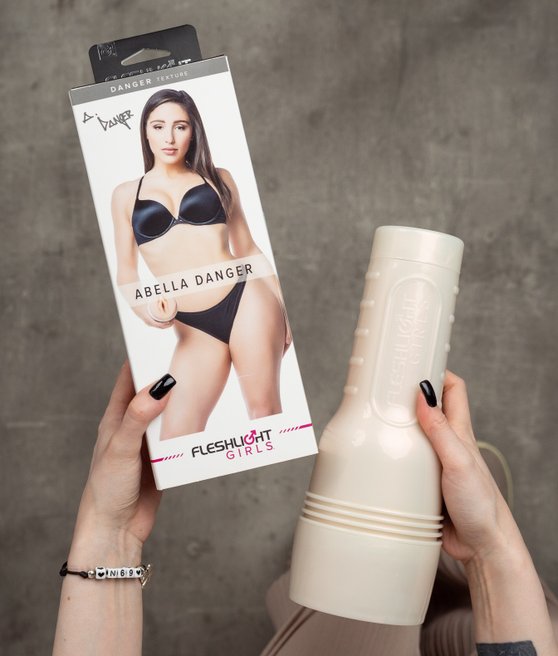 Fleshlight® Girls Abella Danger masturbátor umělá vagina