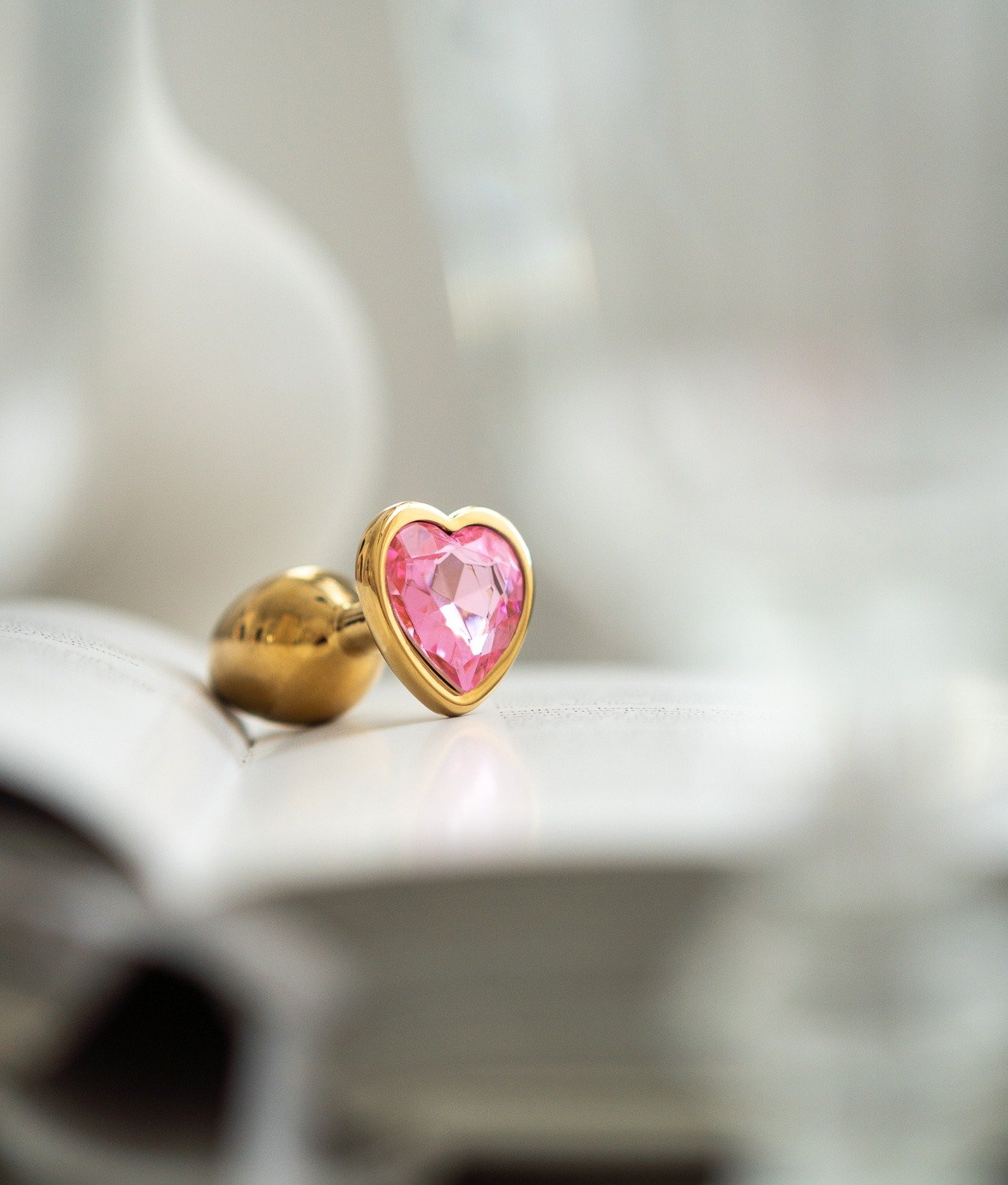 N69 Kiss aluminiowy korek ozdobny z kryształkiem różowy S