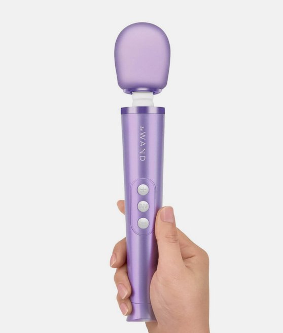 Le Wand Petite Rechargeable Vibrating Massager Violet