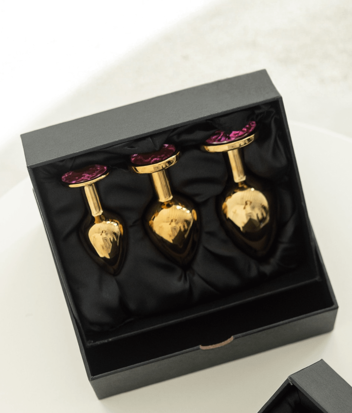 N69 zestaw aluminiowych korków ozdobnych z kryształkiem