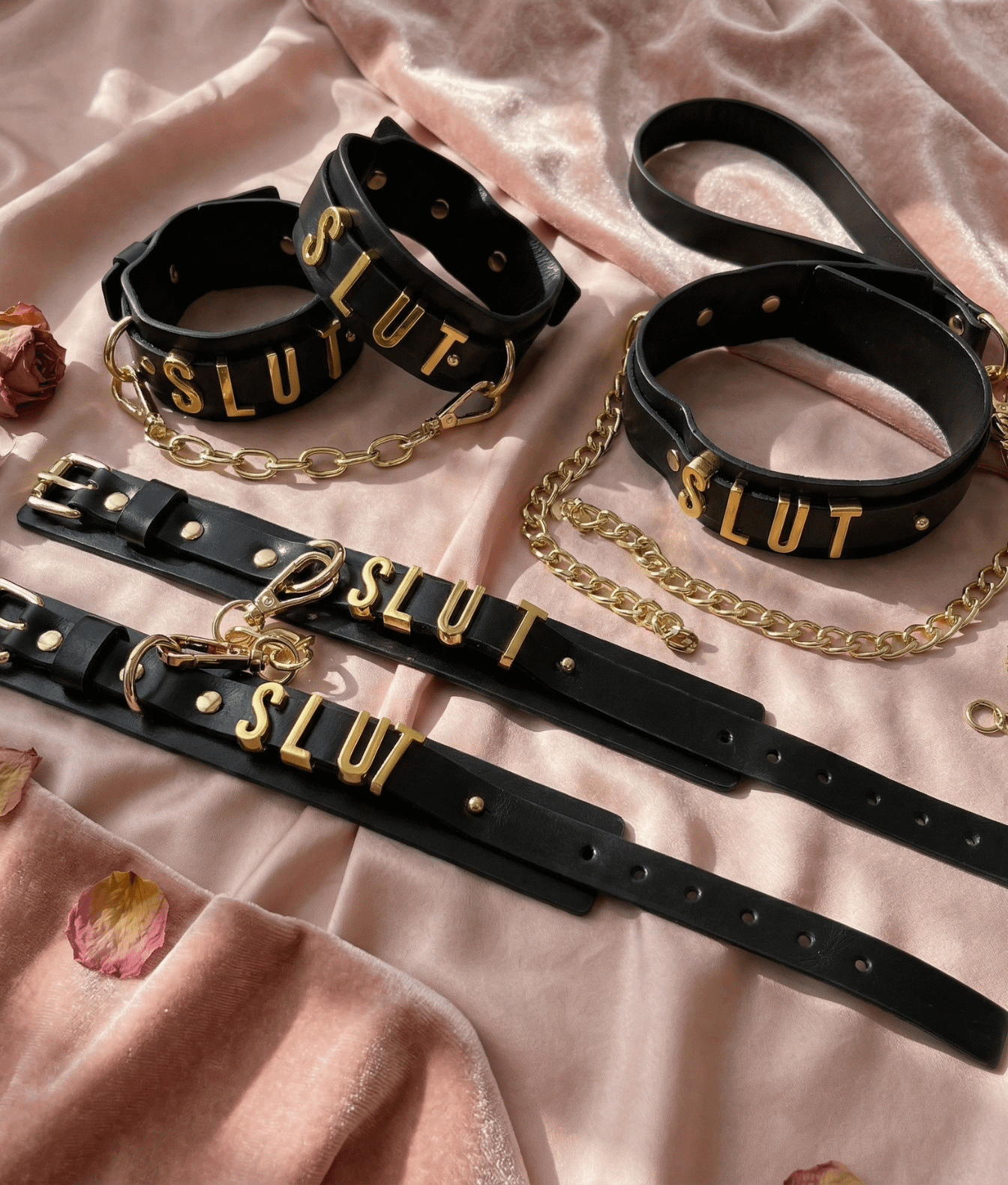 Mr. & Mrs. zestaw akcesoriów ozdobnych z napisem